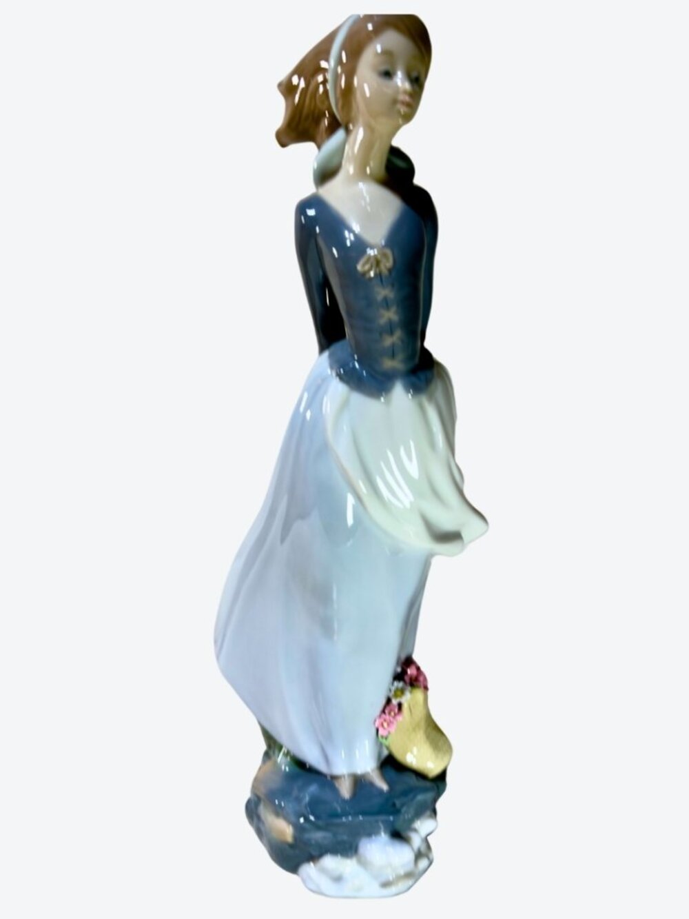 LLADRÓ Woman in the Wind Blue Dress Flower Basket Porcelain Figurine - Picture 8 of 15